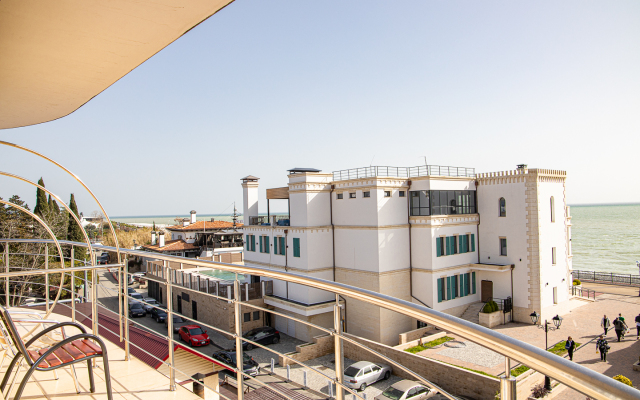 SL Kavkaz Hotel
