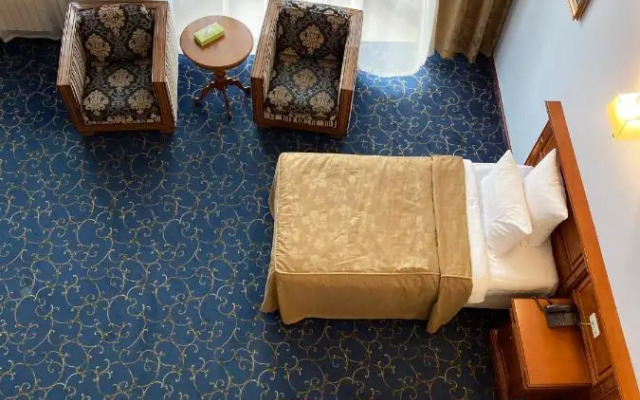 Hotel Russia