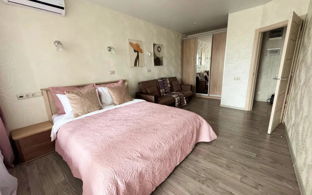 Ryadom S Metro Flat