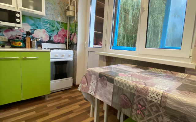 Dvukhkomnatnye Na Vishnevoy Apartments