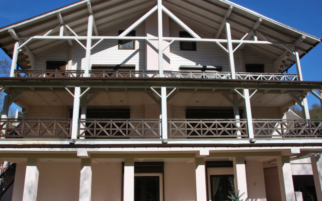 Elena Villa