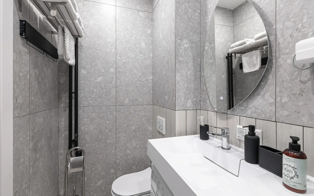 Prichal-25 s Vidom na Park Severnogo Rechnogo Vokzala Apartments