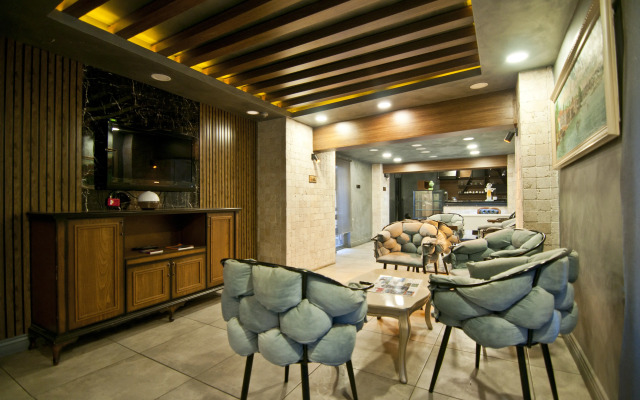 Nova City Hotel
