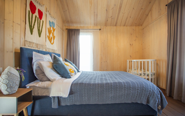 Barnhauz U Ozera Private house