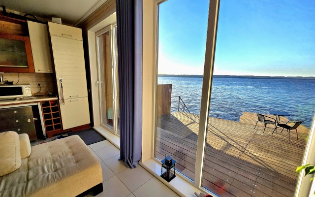 Na Ulitse Poluostrov Malenkiy Private house