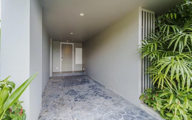 Diamond 2Br  Deluxe Poolside Condo Apartments