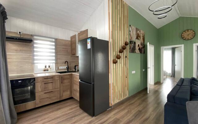 Dom s Mangalnoy Zonoy i Saunoy Aparts Haus Privat House