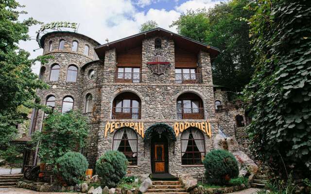 Fort Evrika Hotel