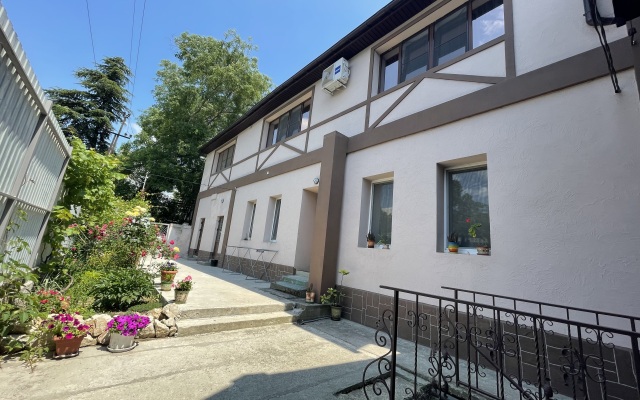 Teokhari Guest House