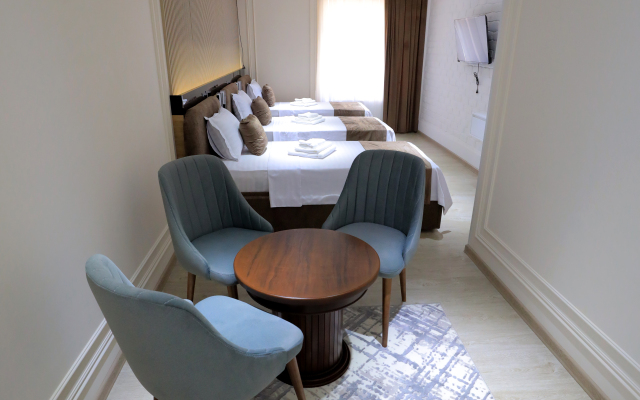 Amir Plaza Hotel
