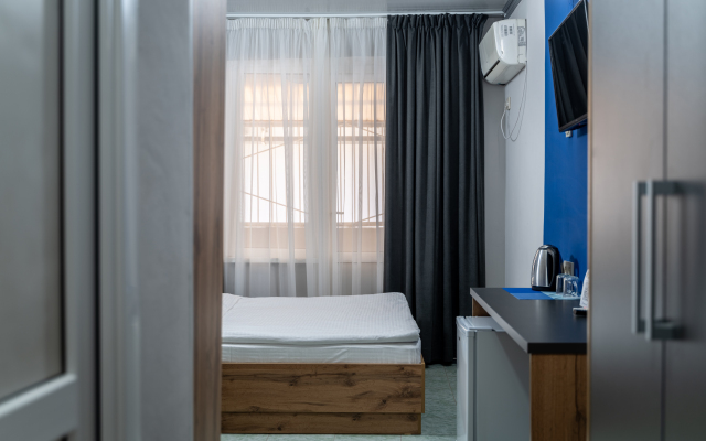 Maksim Park-Loo Hotel