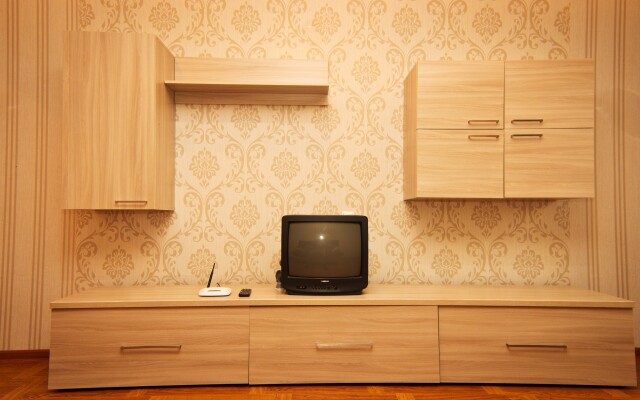 V Starom Oskole 3-Bedroom Apartments