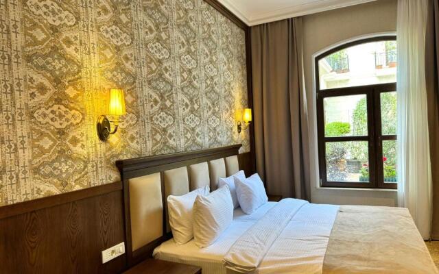 Midway Baku Hotel