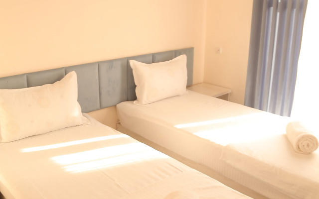 Ideal Best Tour Hotel