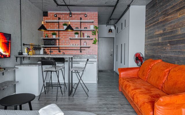 Апартаменты Lalapart Wooden Loft с дизайнерским ремонтом в ЖК Лайнер