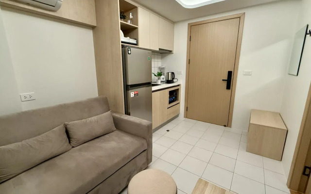 Milaya s Basseynom Ryadom s Morem Flat