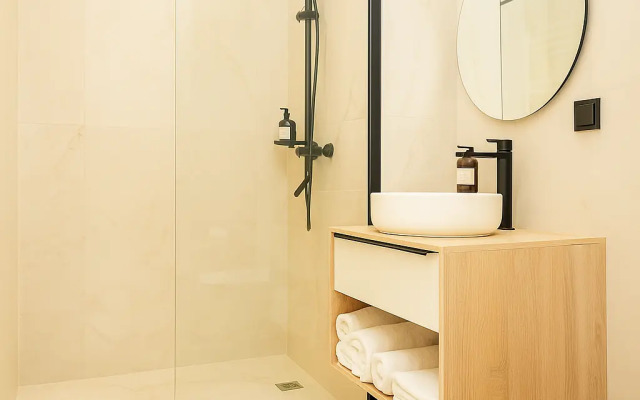 Manon Hotel