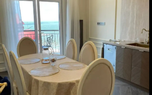 Квартира c oбзopным видом на мope и горы