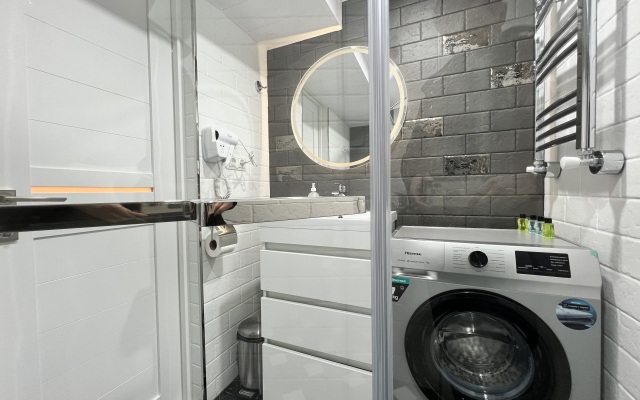 Tiny Modern Home In 1st Floor, Saryan Apartments