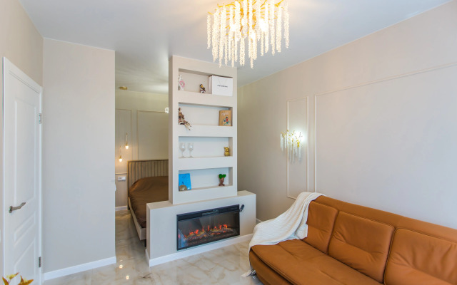 Shikarnaya Ryadom S Morem Flat