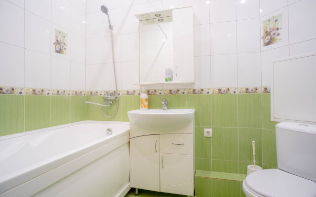 Prostornaya Odnushka Na Glavnom Prospekte Goroda Apartments