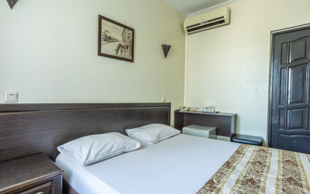 Marton Dona Hotel