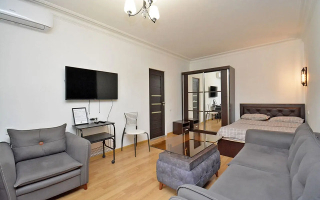 Ma154, 2-Komn. Na Pr. Mesropa Mashtotsa Flat