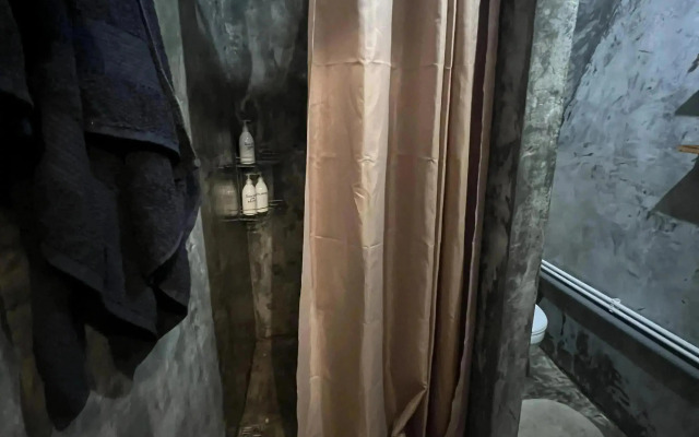 Частный дом Уютный у Реки с Чаном в Современном Стиле