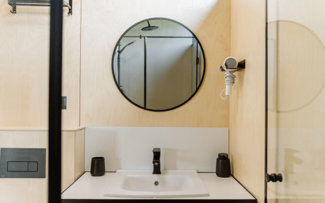 Глэмпинг Панорамные мини-домики на ферме Nomad Houses на Браславе