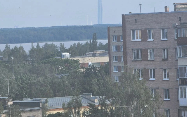 Prostornaya Dvukhkomnatnaya Na 10 Etazhe Flat