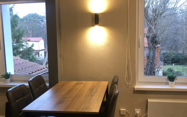 Kvartira Jennifer Apartment. Stil'naa atmosfernaa radom s morem i parkom