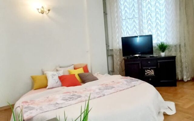 Smile Apartments 3kh Komnatnye S Vidom Na Naberezhnuyu Apartments