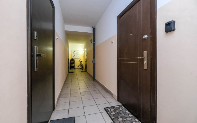 Квартира рядом с Мнтк им. Федорова и Ск Заря