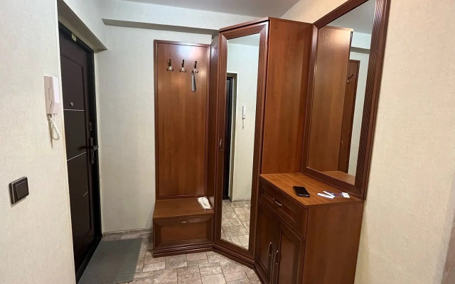 Trekhkomnatnye Apartamenty Lyuks Telmana 42B Apartments