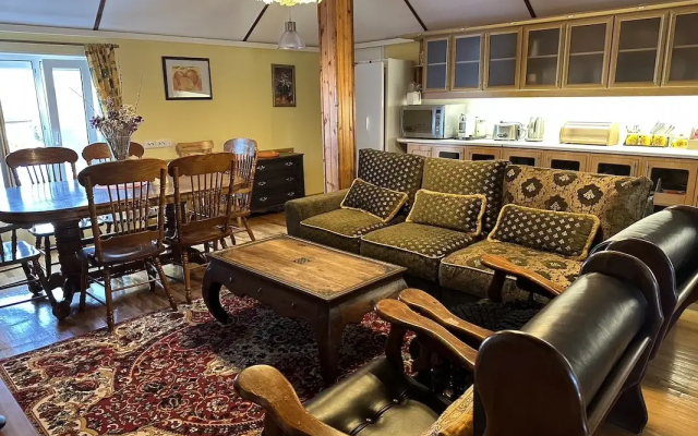 Частный дом Дом на пруду