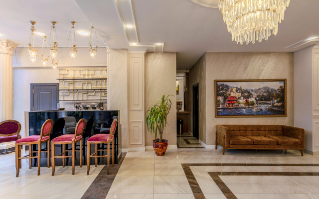 Porta Romanos Hotel