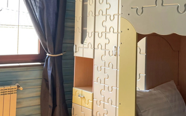 Chastny Kottedzh u reki Private house