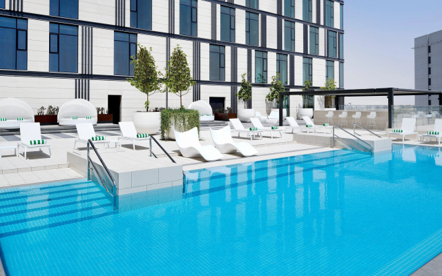 Holiday Inn Dubai Al-Maktoum Airport an IHG