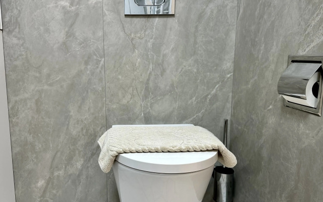 Dizaynerskaya Ryadom S Morem I Krasivym Vidom Flat
