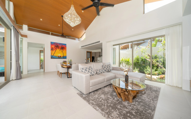 Luxury villa Bangtao with a Tropical Garden Villa