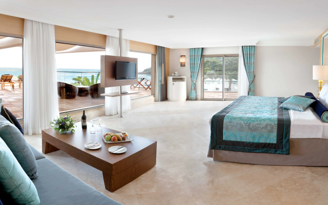 Paloma Pasha  - All inclusive