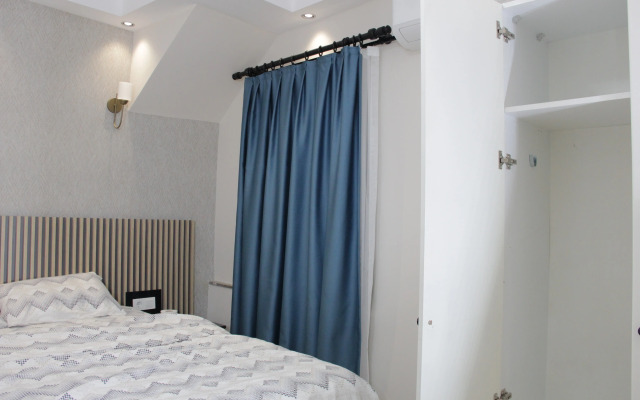 Отель Solo Suites