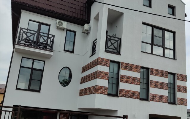 Anapa LOFT Inn Guest House