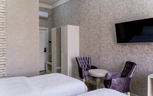 Ayni Hotel