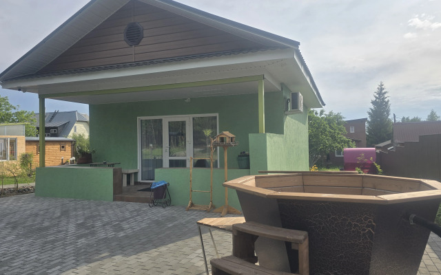 Частный дом с террасой Изумруд