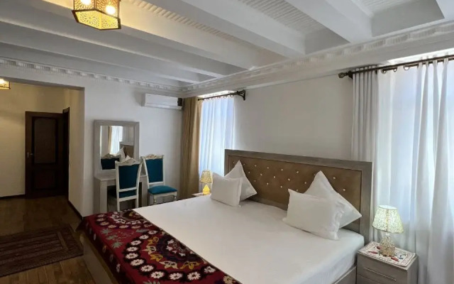 Suzangaron Boutique Hotel