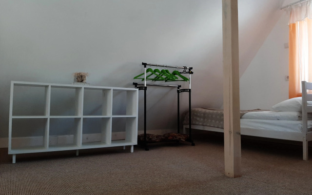 Listya Travyi Guest House