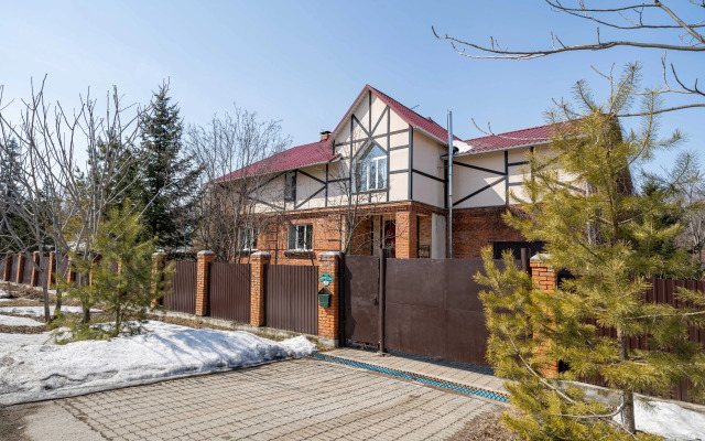 Частный дом Большой уютный коттедж с баней