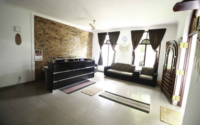 Yoho Solid Polhengoda Hotel