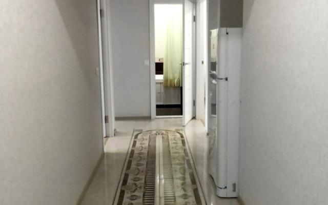 Квартира 3 комнатная квартира улица Республики 92